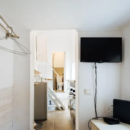 Cozy Flat Downtown Intendente And Graca 리스본