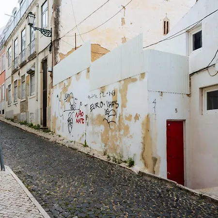 Cozy Flat Downtown Intendente And Graca 리스본